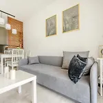 Retreat - Parking, Terrace & Garden - By Rentujemy 아파트 *