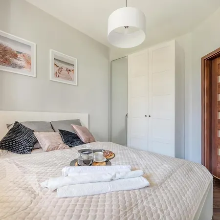 Retreat - Parking, Terrace&garden - By Rentujemy