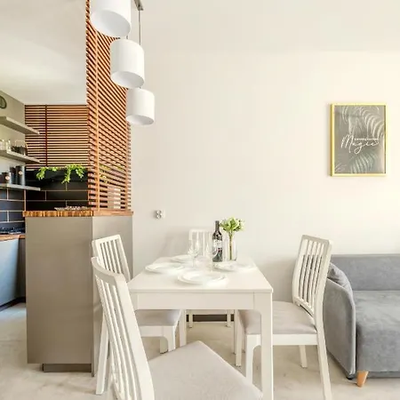 Retreat - Parking, Terrace & Garden - By Rentujemy 아파트 *