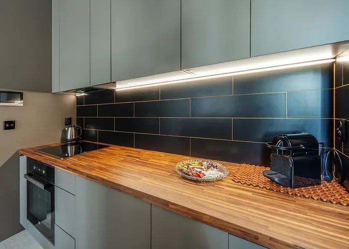 公寓 Retreat - Parking, Terrace & Garden - By Rentujemy