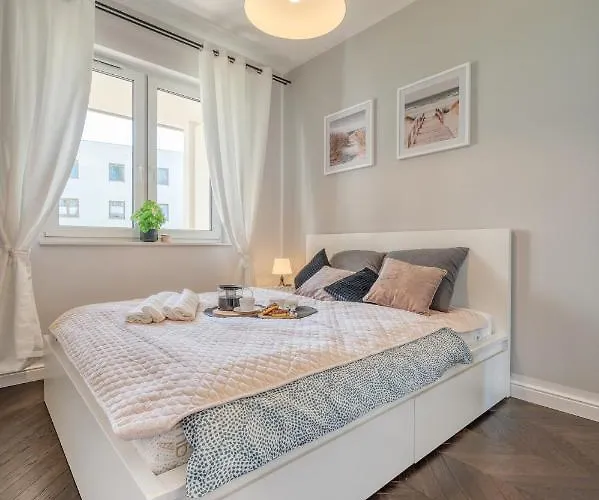 Retreat - Parking, Terrace & Garden - By Rentujemy