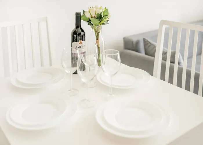 Retreat - Parking, Terrace & Garden - By Rentujemy 公寓